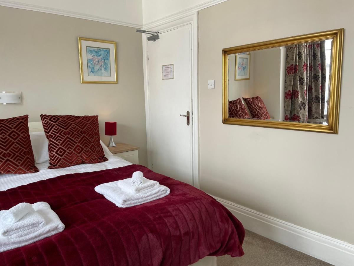 The Sandrock Clacton-on-Sea Exterior photo