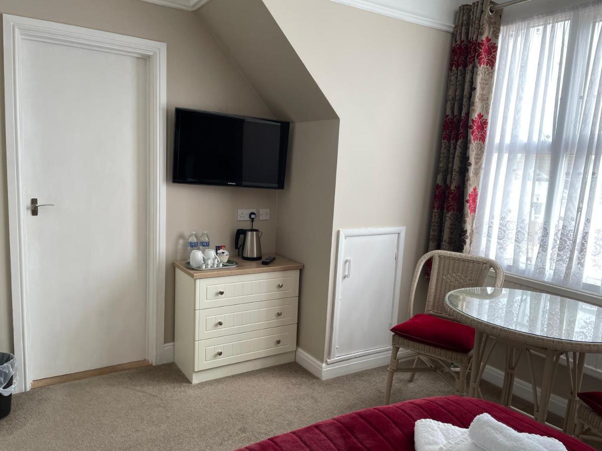 The Sandrock Clacton-on-Sea Exterior photo